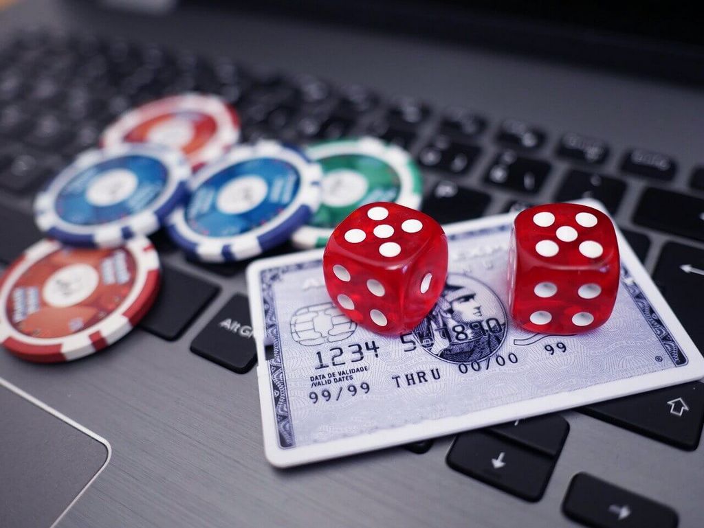 Playing Poker at Playground in Montreal - All You MUST Know