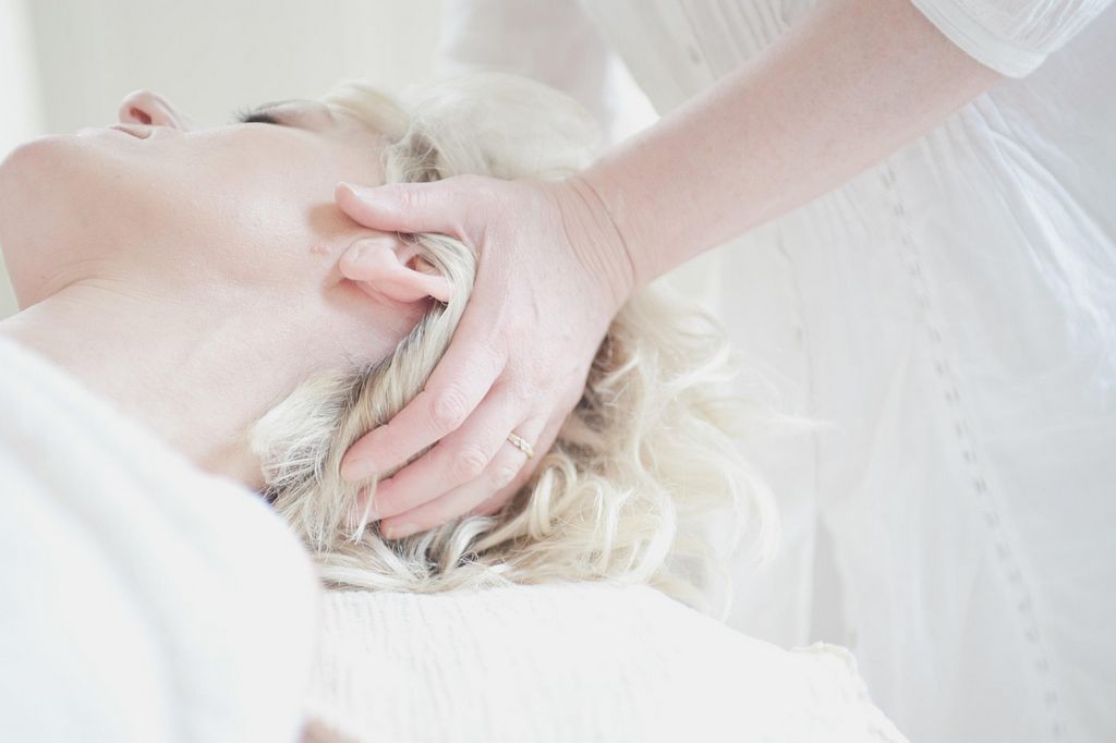 Pairs Massage: Just How Unwinding With Each Other Reinforces Your Connection